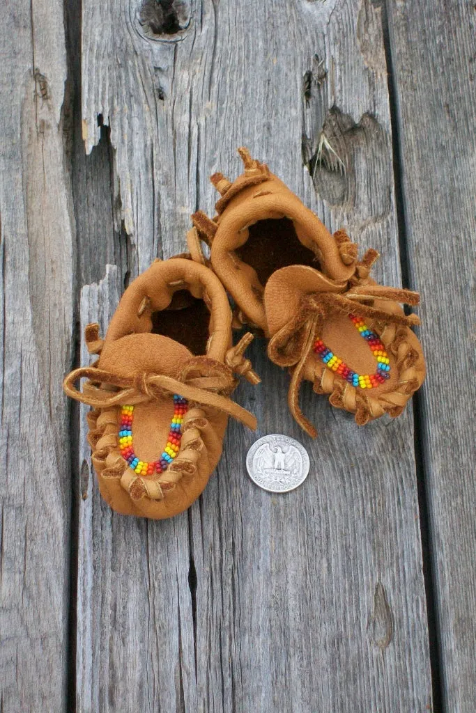 Newborn baby moccasins , beaded baby moccasins , baby shower gift