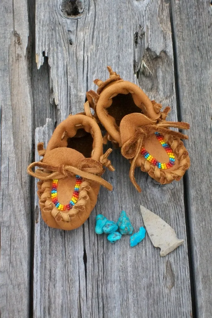 Newborn baby moccasins , beaded baby moccasins , baby shower gift