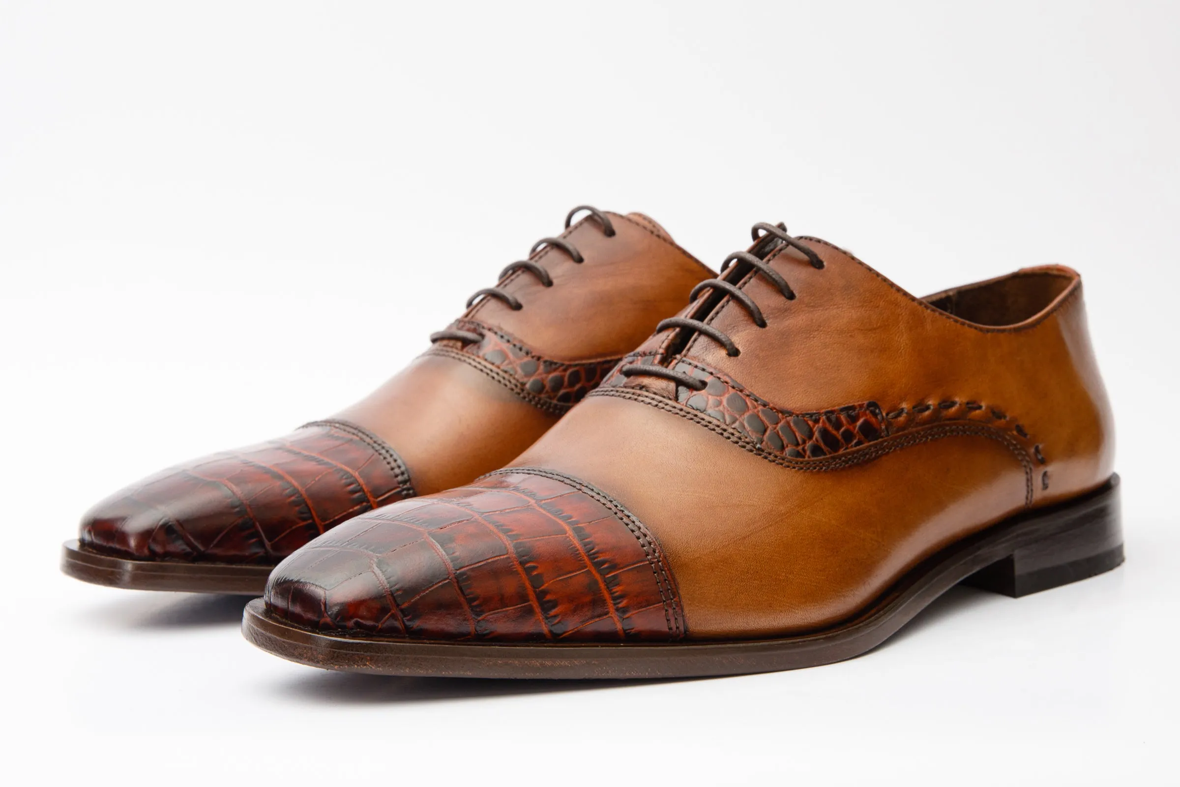 The Yukon Tan Single Brogue Cap Toe Oxford Men Shoe